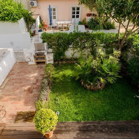 度假居 Charming House In With Shared Pool *