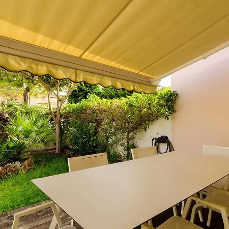 Сasa de vacaciones Charming House In With Shared Pool *