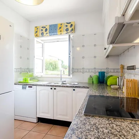 Charming House In With Shared Pool Сasa de vacaciones Vilamoura