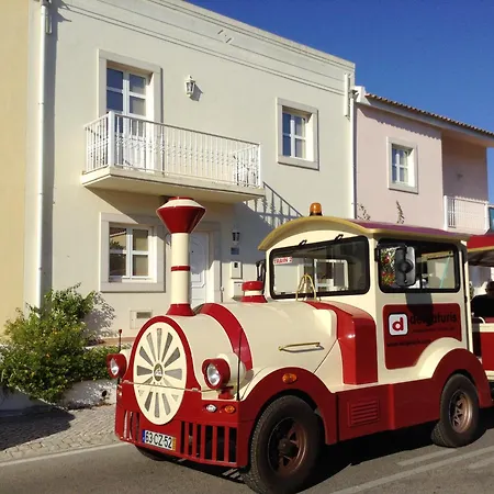 Сasa de vacaciones Charming House In With Shared Pool Vilamoura
